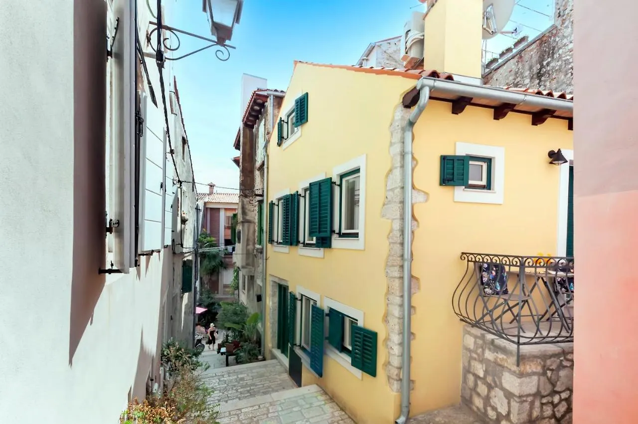 Yellow House Rovinj 0*,  Croatie